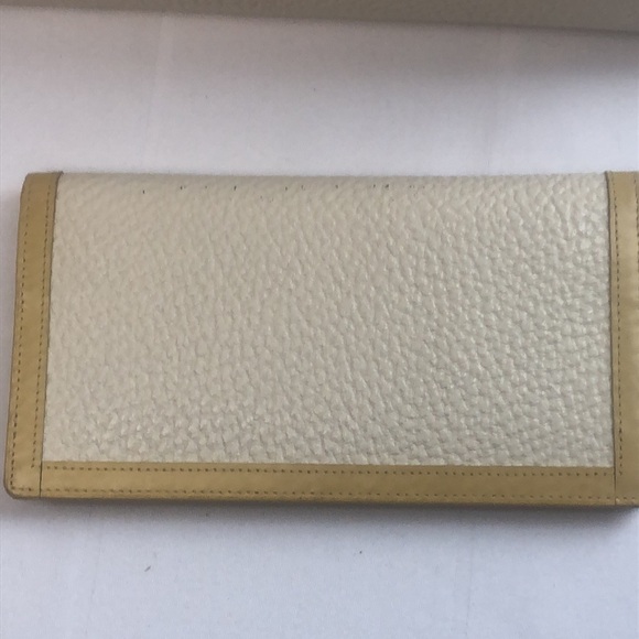 Dooney&Bourke all weather Leather tote and matching wallet EUC Cream&Yellow - Picture 4 of 16